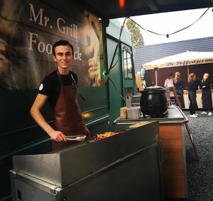 mrgrill-braadworst-currywurst-festival-foodtruckfestival-foodtruck-sate